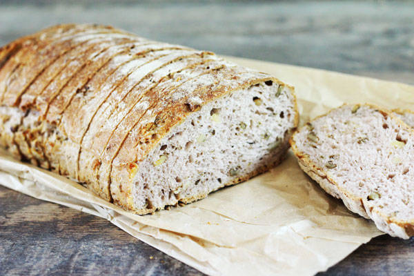 Pain aux noix tranché - Le Fournil Briard